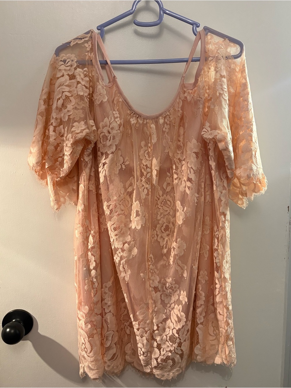 π₯π2/ $15 π₯ 2 Tops Peachy pastels and lavender set π